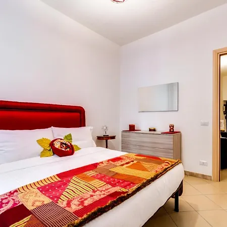 Modern 2 Bed Flat In San Giovanni アパート ローマ