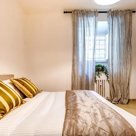 Modern 2 Bed Flat In San Giovanni
