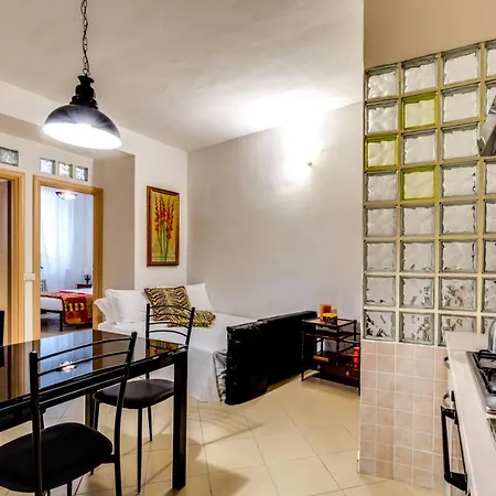 Modern 2 Bed Flat In San Giovanni