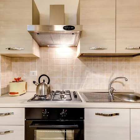Modern 2 Bed Flat In San Giovanni روما