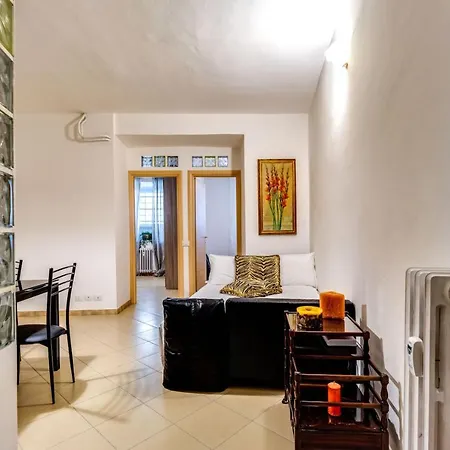 Modern 2 Bed Flat In San Giovanni