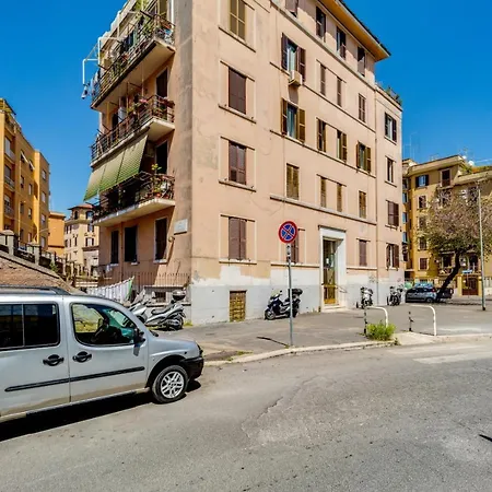 Modern 2 Bed Flat In San Giovanni * 罗马
